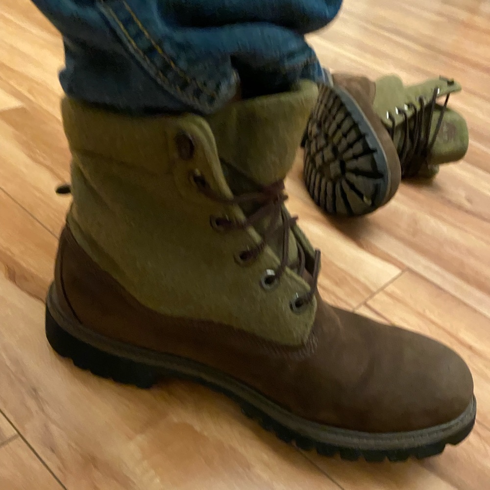 Size 9 Timberland Boots